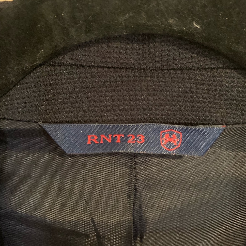 Blazer - Picture 6 of 8